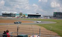 GT4 cars round Luffield